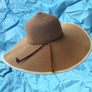 Foldable Sun hat.